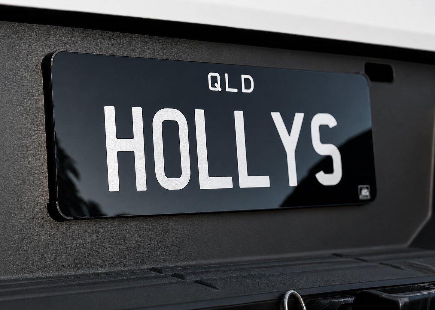 QLD Flexi Plate Bracket & Holder | Corner